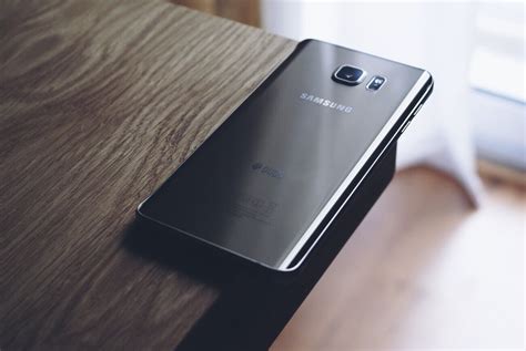 Mempercepat koneksi 4G pada smartphone Samsung E7